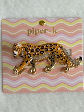 Piper K ✨Gold Leopard Claw Hair Clip with with Rhinestones Accent